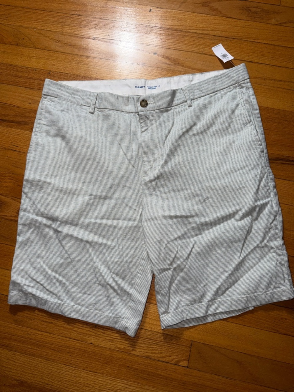 Old Navy Men's Light Gray Seersucker Flat-Front Shorts